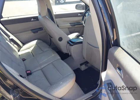 2009 Volvo V50 2.4I z USA, uszkodzony, nr VIN YV1MW382792460372